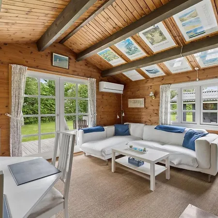 Vakantiehuis Saxi - 1-2km From The Sea By Interhome