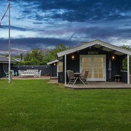 Vakantiehuis Saxi - 1-2km From The Sea By Interhome